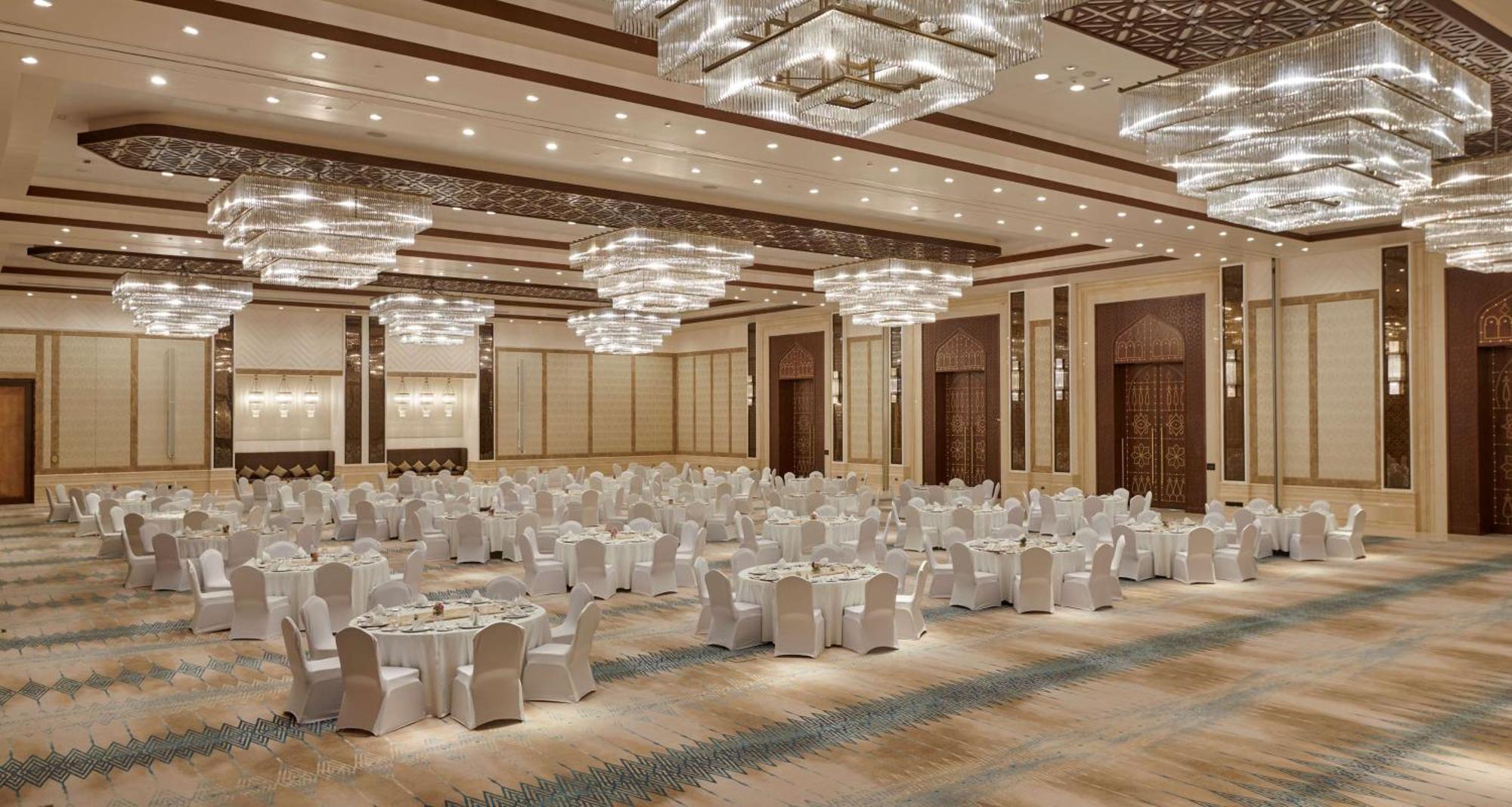 Hilton Salwa Beach Resort And Villas Abu Samra Bagian luar foto The Grand Ballroom