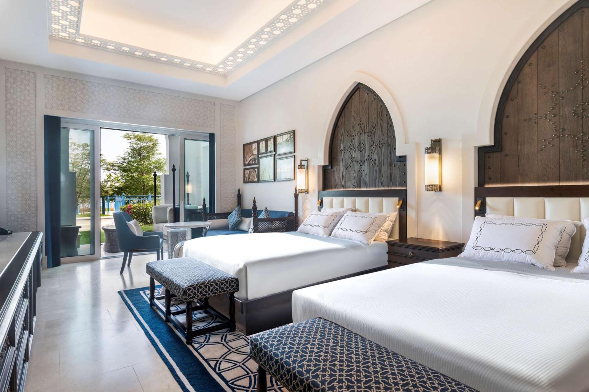 Hilton Salwa Beach Resort And Villas Abu Samra Bagian luar foto Deluxe Room