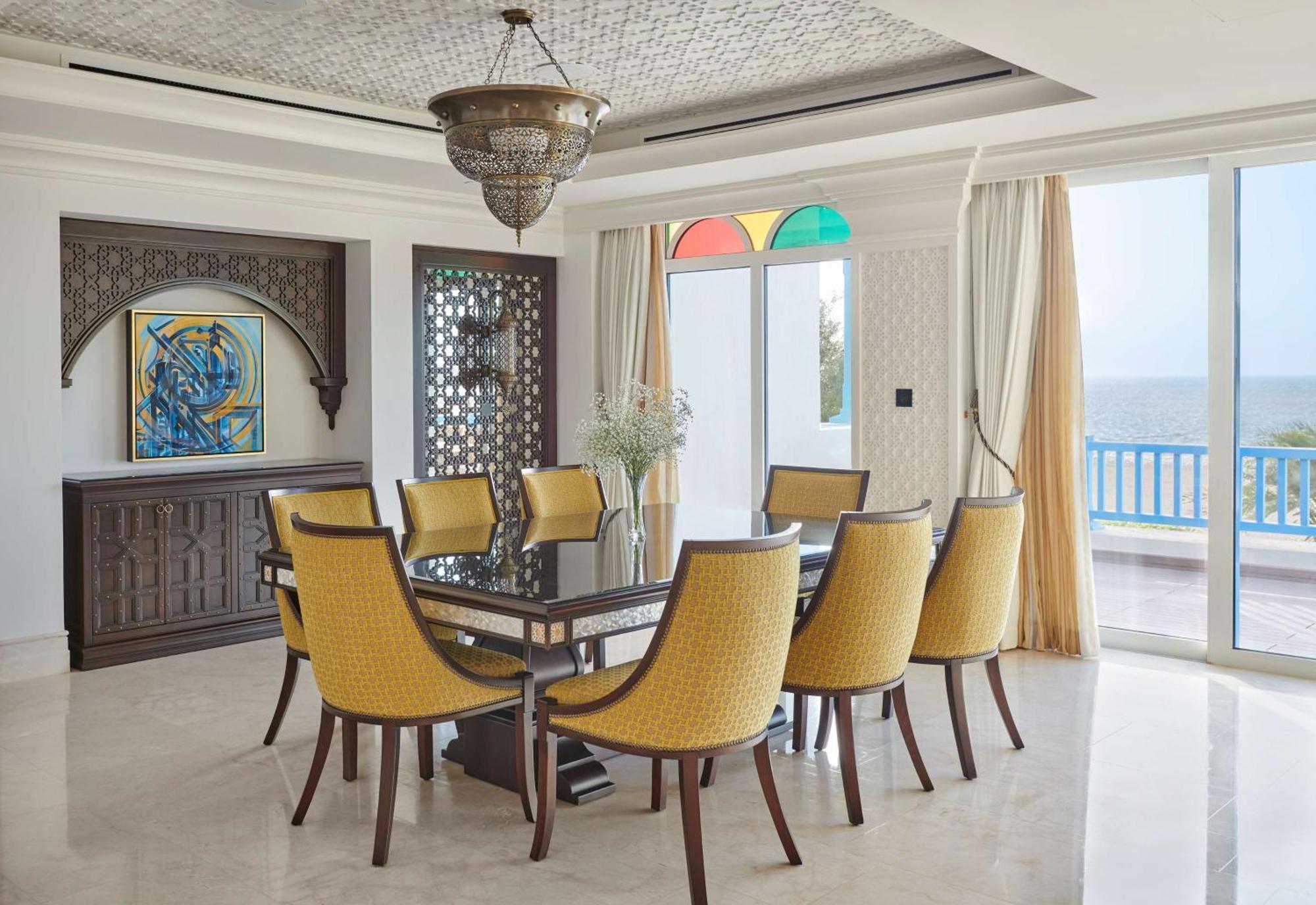 Hilton Salwa Beach Resort And Villas Abu Samra Bagian luar foto Dining room
